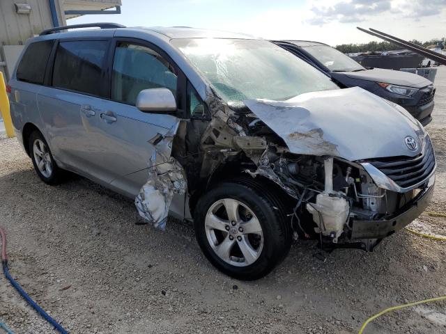 Photo 4 from auction – 2014 TOYOTA SIENNA LE with VIN 5TDKK3DCXES438909