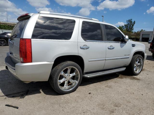 Фото 3 с аукциона – 2010 CADILLAC ESCALADE с VIN 1GYUCAEF0AR108699