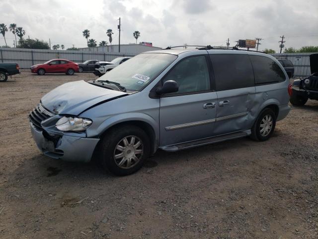 CHRYSLER TOWN & COU 2005 with VIN 2C4GP54L45R383501 - Photo from auction