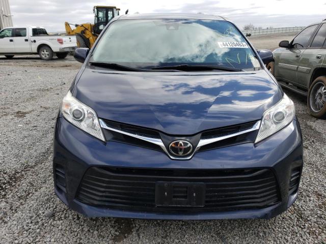 Photo 5 from auction – 2018 TOYOTA SIENNA LE with VIN 5TDKZ3DC1JS930234