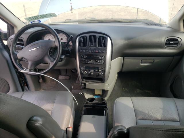 Photo 8 from auction – 2005 CHRYSLER TOWN & COU with VIN 2C4GP54L45R383501