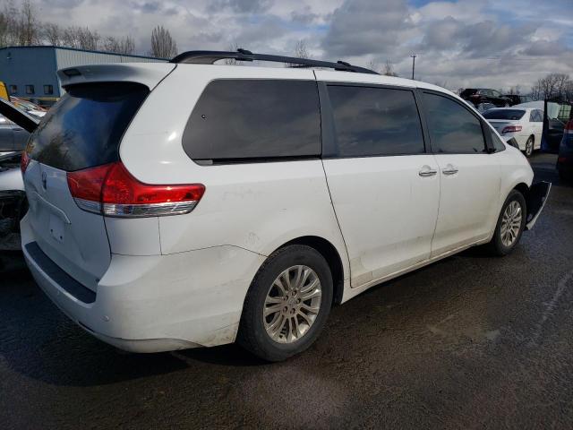 Photo 3 from auction – 2011 TOYOTA SIENNA XLE with VIN 5TDYK3DC4BS137395