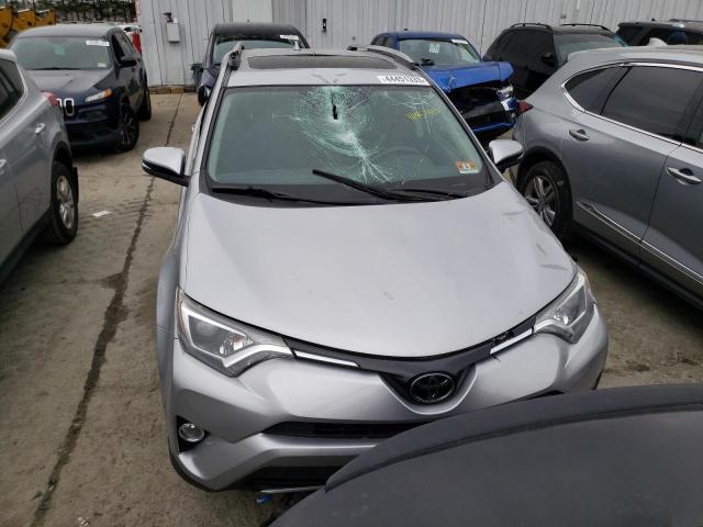 Photo 5 from auction – 2017 TOYOTA RAV4 XLE with VIN 2T3RFREV4HW602535
