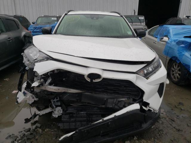 Photo 11 from auction – 2019 TOYOTA RAV4 LE with VIN JTMF1RFV2KJ018026