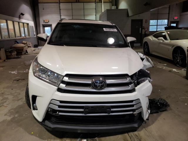 Photo 5 from auction – 2018 TOYOTA HIGHLANDER with VIN 5TDJZRFH4JS831995
