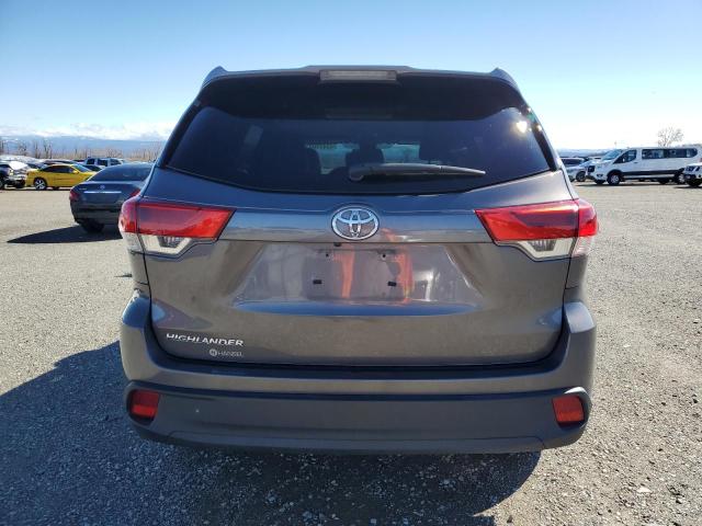 Photo 6 from auction – 2018 TOYOTA HIGHLANDER with VIN 5TDZZRFH7JS247741