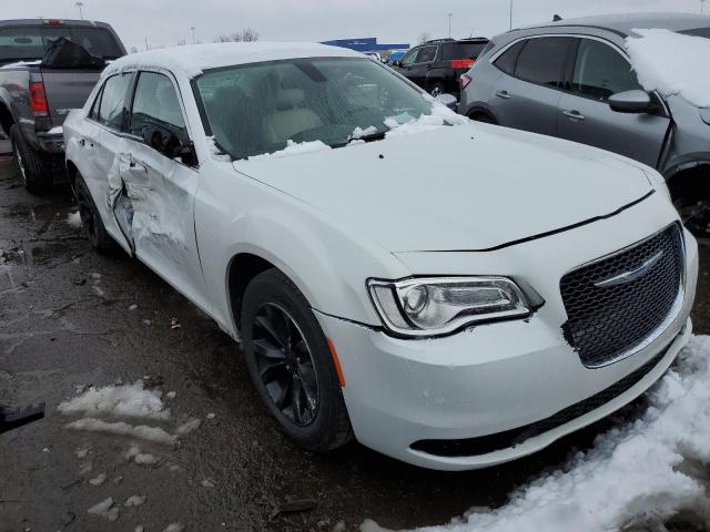 Photo 4 from auction – 2015 CHRYSLER 300 LIMITE with VIN 2C3CCAAGXFH735888