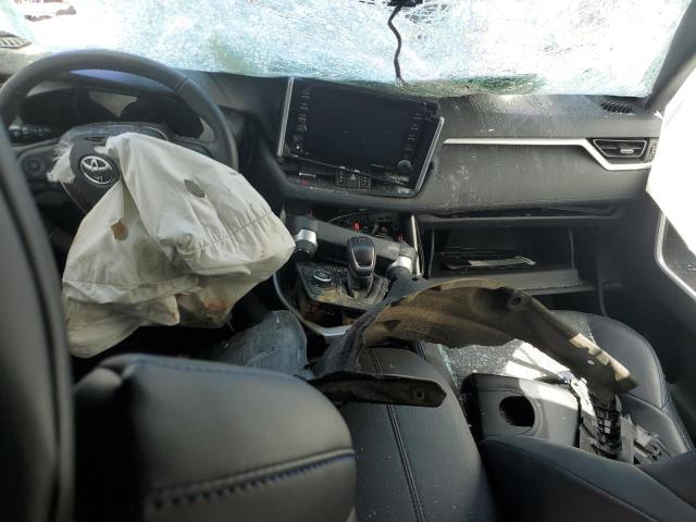 Photo 8 from auction – 2020 TOYOTA RAV4 XSE with VIN 2T3EWRFV2LW075696