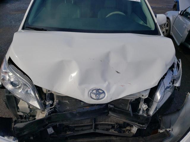Photo 12 from auction – 2011 TOYOTA SIENNA XLE with VIN 5TDYK3DC4BS137395