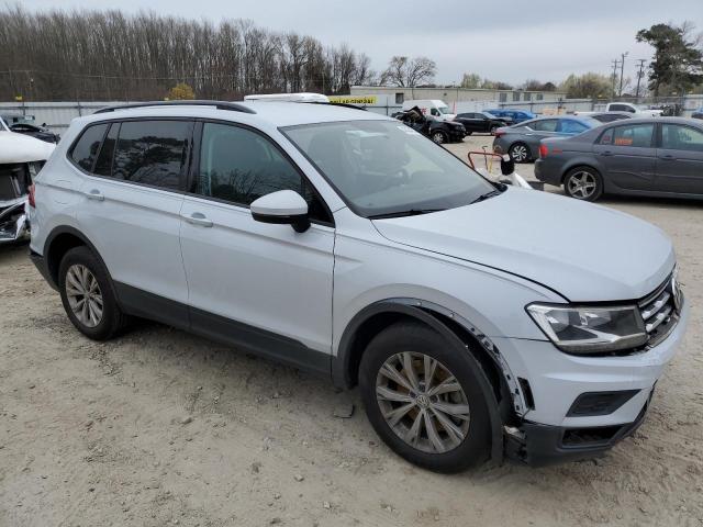 Photo 4 from auction – 2018 VOLKSWAGEN TIGUAN S with VIN 3VV1B7AX8JM017759