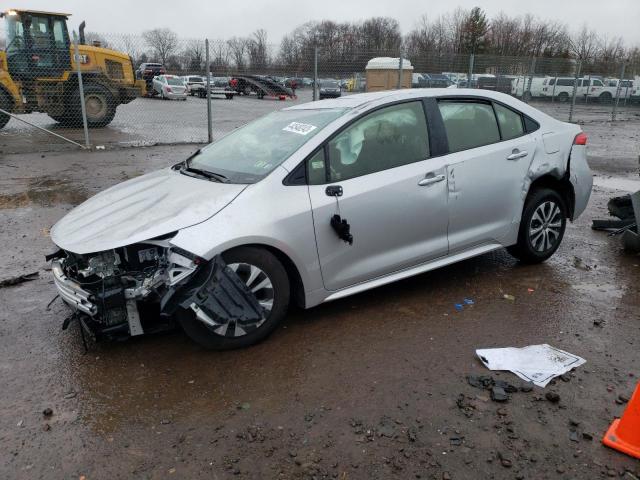 TOYOTA COROLLA LE 2022 with VIN JTDEAMDE8NJ043342 - Photo from auction