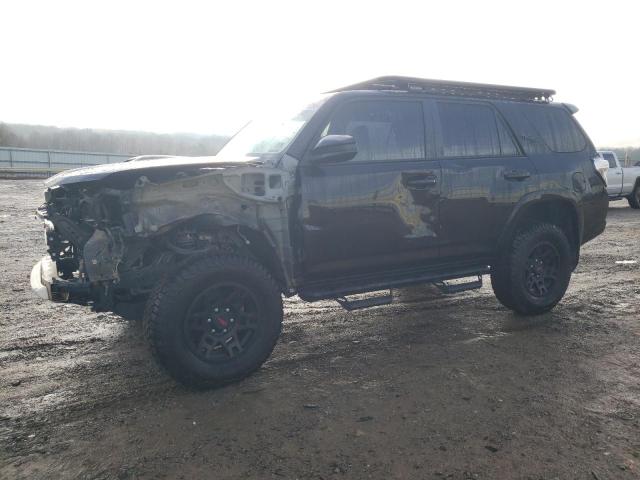 TOYOTA 4RUNNER SR 2018 with VIN JTEBU5JR7J5557902 - Photo from auction