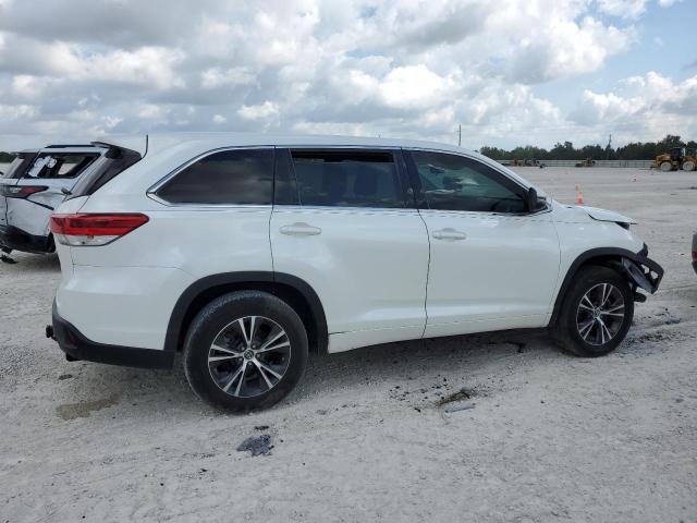 Photo 3 from auction – 2018 TOYOTA HIGHLANDER with VIN 5TDZZRFH6JS235662