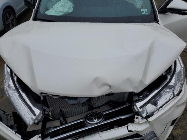 صورة رقم 12 من المزاد - 2018 TOYOTA HIGHLANDER مع VIN 5TDJZRFH6JS561202