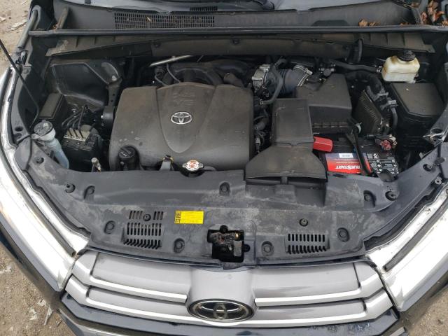 Photo 12 from auction – 2018 TOYOTA HIGHLANDER with VIN 5TDJZRFH8JS817937