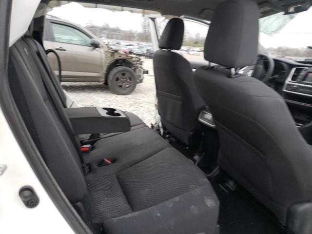 Photo 11 from auction – 2015 TOYOTA HIGHLANDER with VIN 5TDBKRFH6FS156571
