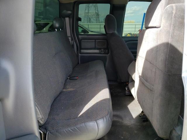 Photo 10 from auction – 2002 CHEVROLET SILVERADO with VIN 2GCEC19V521236345