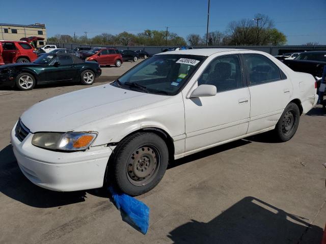 TOYOTA CAMRY CE 2000 with VIN JT2BG22K4Y0430536 - Photo from auction