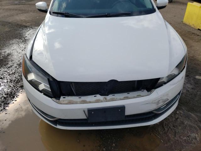 Photo 11 from auction – 2015 VOLKSWAGEN PASSAT S with VIN 1VWAT7A39FC085809