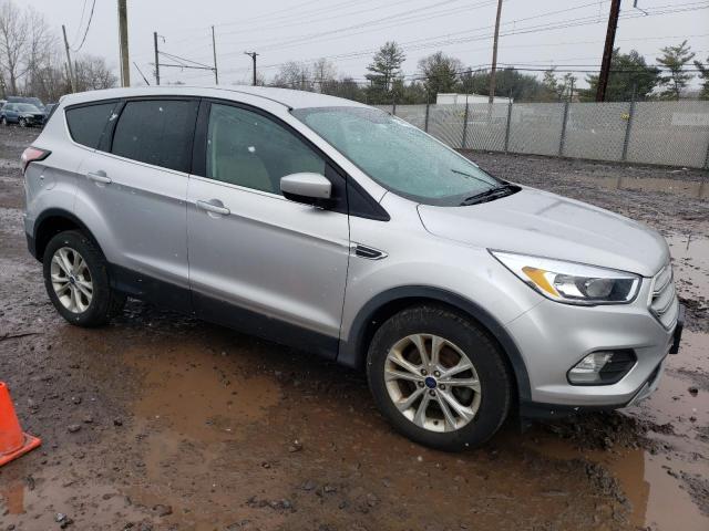 Photo 4 from auction – 2017 FORD ESCAPE SE with VIN 1FMCU9GDXHUC58797