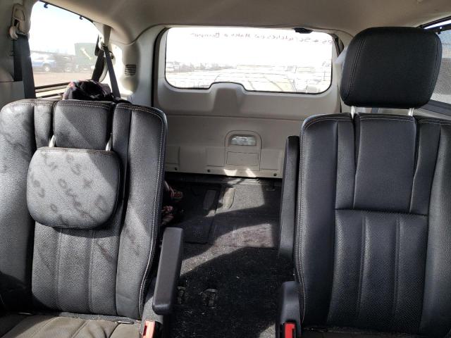 Photo 10 from auction – 2016 CHRYSLER TOWN & COU with VIN 2C4RC1CGXGR194422