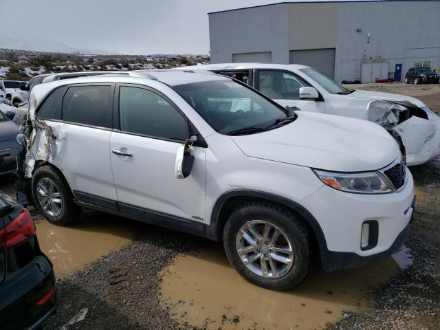 Photo 4 from auction – 2015 KIA SORENTO LX with VIN 5XYKTCA69FG584664