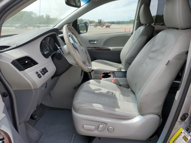 Photo 7 from auction – 2013 TOYOTA SIENNA XLE with VIN 5TDYK3DC3DS330348