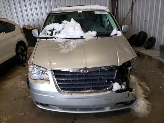 Photo 5 from auction – 2010 CHRYSLER TOWN & COU with VIN 2A4RR5D12AR230508