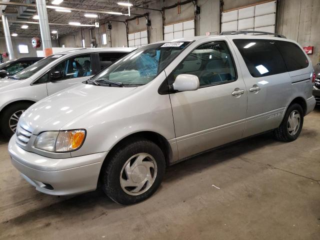 TOYOTA SIENNA LE 2002 with VIN 4T3ZF13C82U499355 - Photo from auction