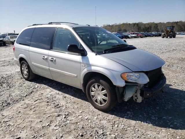 Photo 4 from auction – 2006 CHRYSLER TOWN & COU with VIN 2A4GP54L06R692443