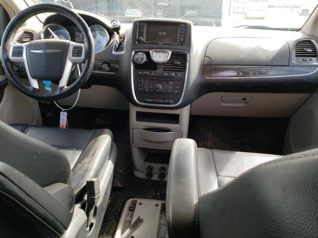 Photo 8 from auction – 2016 CHRYSLER TOWN & COU with VIN 2C4RC1CGXGR194422
