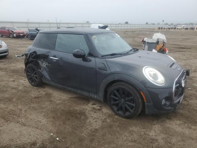 Photo 4 from auction – 2016 MINI COOPER S with VIN WMWXP7C54G3B33511