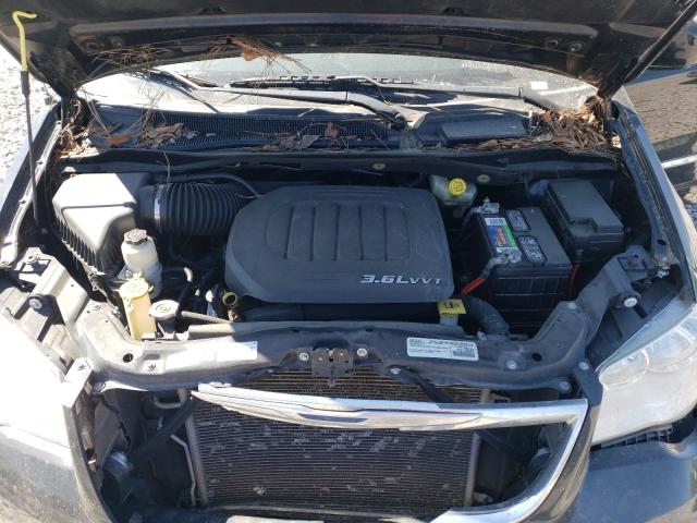 Photo 12 from auction – 2016 CHRYSLER TOWN & COU with VIN 2C4RC1BG9GR289832