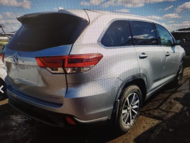 Photo 3 from auction – 2017 TOYOTA HIGHLANDER with VIN 5TDJZRFH2HS520950