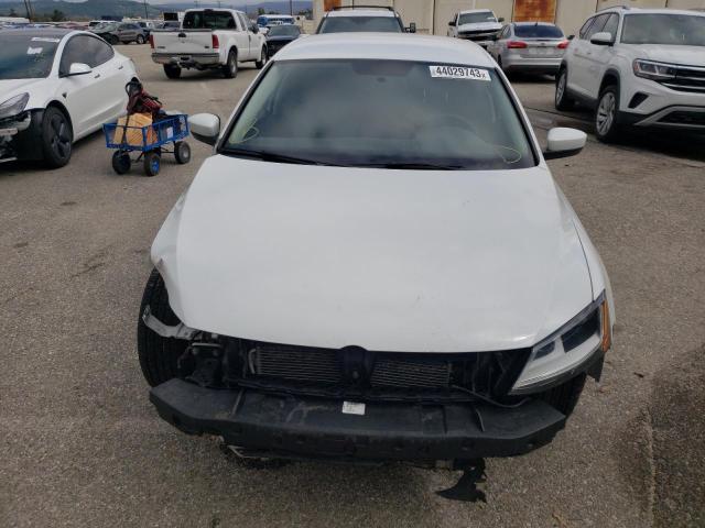 Photo 5 from auction – 2017 VOLKSWAGEN JETTA S with VIN 3VW2B7AJ7HM351237