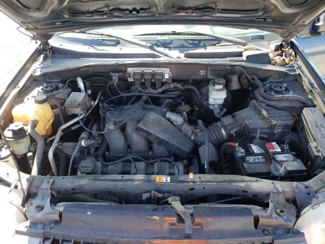 Photo 12 from auction – 2005 FORD ESCAPE XLT with VIN 1FMYU03175KE02276