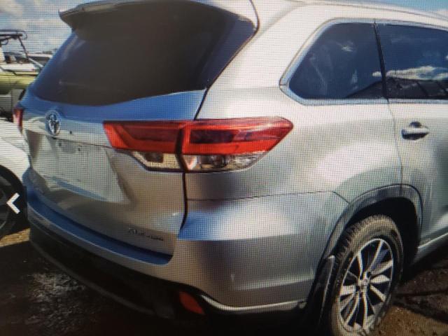 Photo 6 from auction – 2017 TOYOTA HIGHLANDER with VIN 5TDJZRFH2HS520950