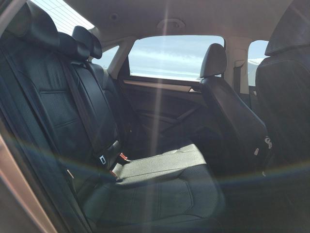 Photo 10 from auction – 2015 VOLKSWAGEN PASSAT SE with VIN 1VWBS7A33FC017528