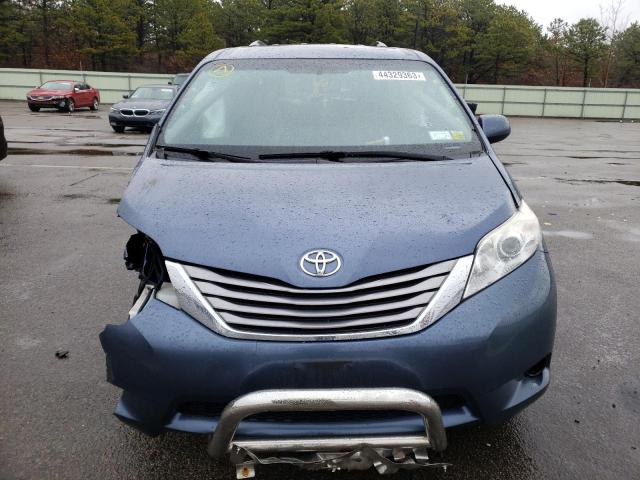 Photo 5 from auction – 2017 TOYOTA SIENNA XLE with VIN 5TDYZ3DC3HS770362