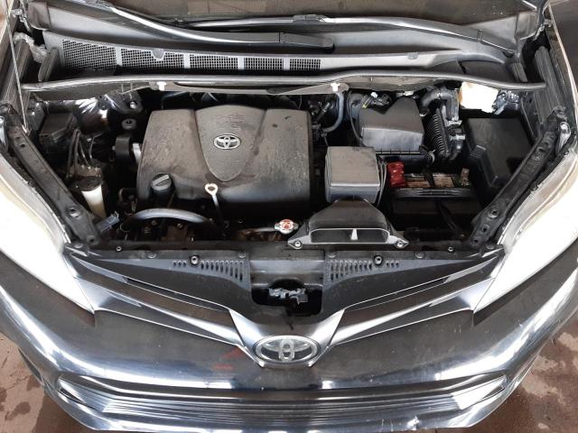 Photo 12 from auction – 2018 TOYOTA SIENNA L with VIN 5TDZZ3DC8JS952407