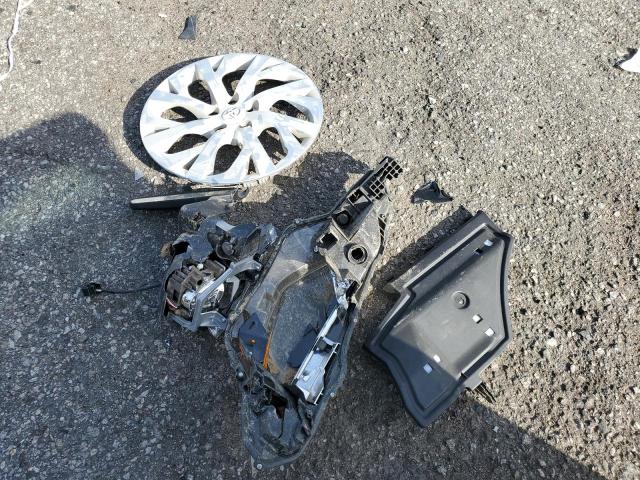 Photo 12 from auction – 2017 TOYOTA COROLLA L with VIN 5YFBURHE4HP684649