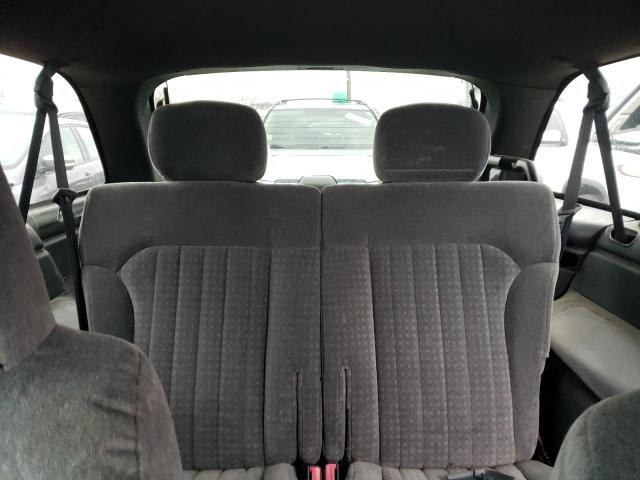 Photo 10 from auction – 2002 CHEVROLET BLAZER with VIN 1GNCS18W02K186398