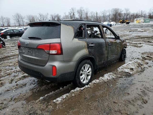 Photo 3 from auction – 2015 KIA SORENTO EX with VIN 5XYKU4A79FG584899