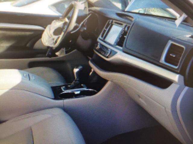 Photo 8 from auction – 2017 TOYOTA HIGHLANDER with VIN 5TDJZRFH2HS520950