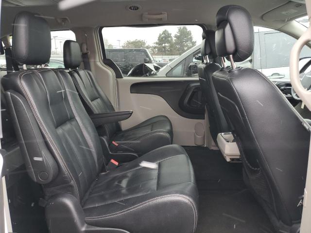 Photo 11 from auction – 2016 CHRYSLER TOWN & COU with VIN 2C4RC1BG2GR238320