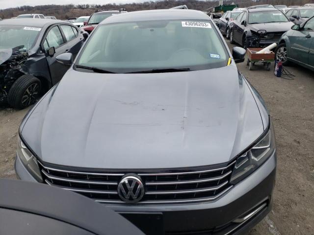 Photo 5 from auction – 2017 VOLKSWAGEN PASSAT with VIN 1VWAT7A30HC009091