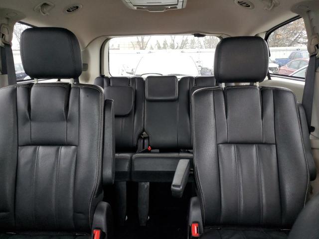 Photo 10 from auction – 2016 CHRYSLER TOWN & COU with VIN 2C4RC1BG2GR238320
