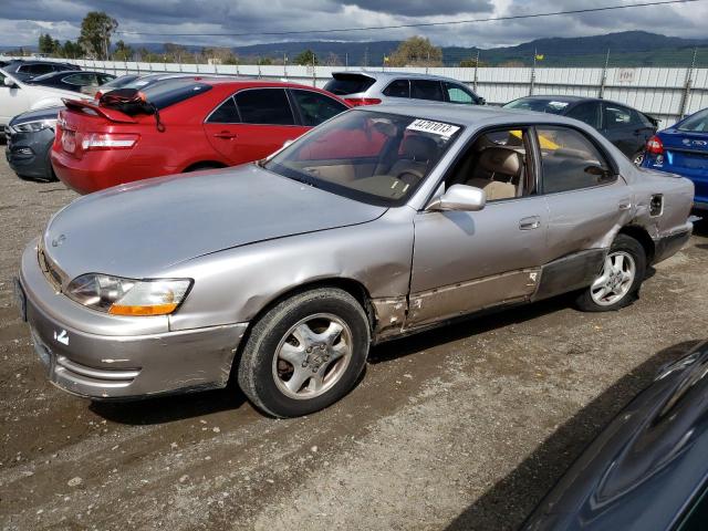 LEXUS ES 300 1995 with VIN JT8GK13T8S0086261 - Photo from auction