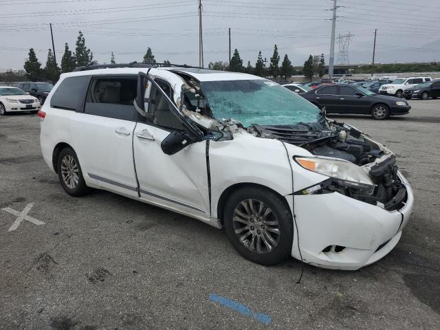 Photo 4 from auction – 2012 TOYOTA SIENNA XLE with VIN 5TDYK3DC0CS207959