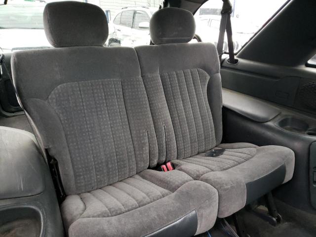 Photo 11 from auction – 2002 CHEVROLET BLAZER with VIN 1GNCS18W02K186398